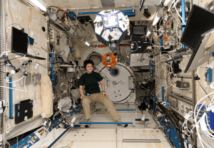 神舟12返航时间已定!航天员落地要隔离14天,太空也有神秘病毒?
