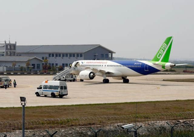 C919首架机进入总装，国际适航证真能拖着不给吗？答案是“不”
