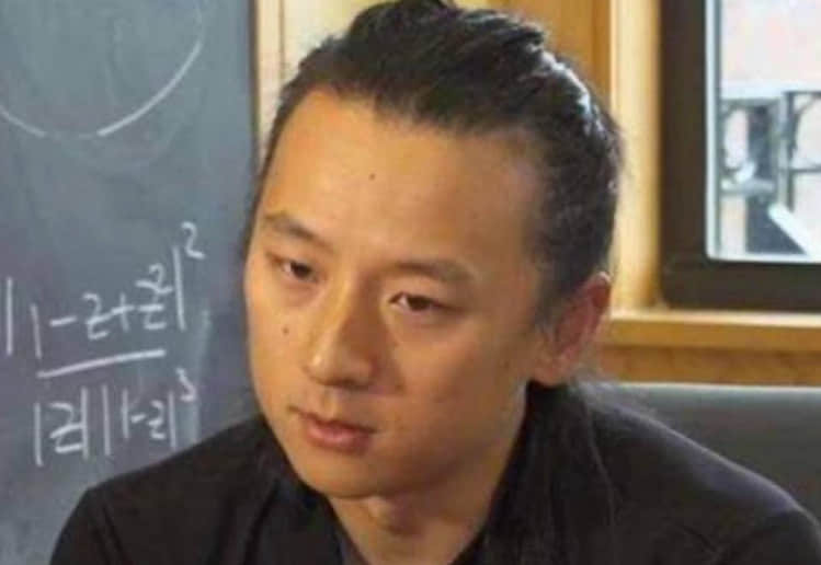 中国物理神童加入美籍,对记者提问嗤之以鼻:不回国,科学无国界