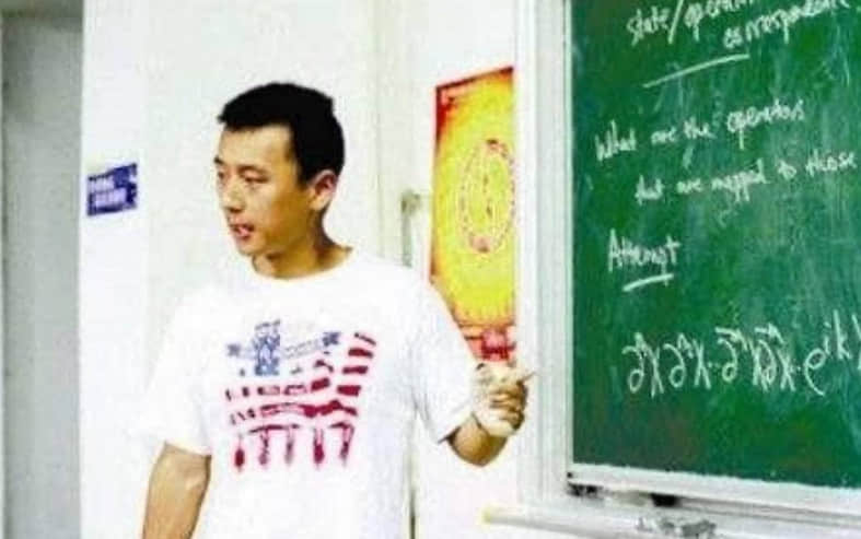 中国物理神童加入美籍,对记者提问嗤之以鼻:不回国,科学无国界