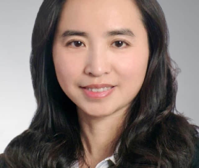 舒红兵曾力压施一公，夺得院士头衔，如今施一公靠妻子扳回一城