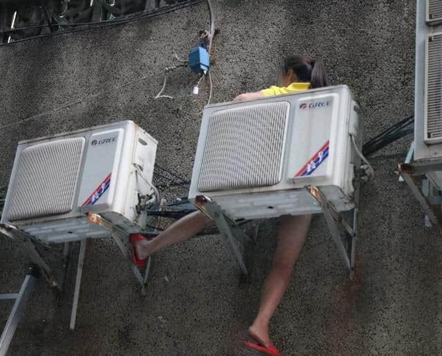 “空调外机”用不用装遮雨棚?很多人都做错,难怪空调寿命短