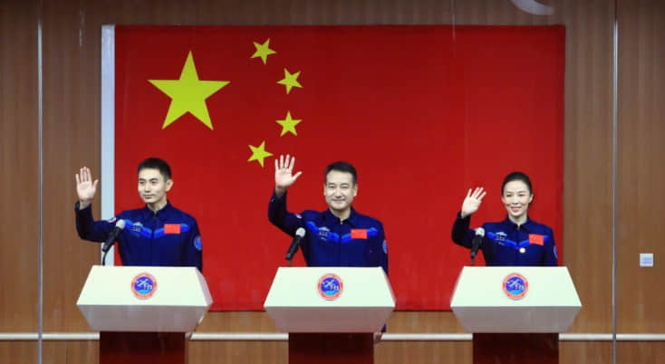 王亚平二度出征与女儿做约定:她照顾好姥姥姥爷,我给她摘星星!