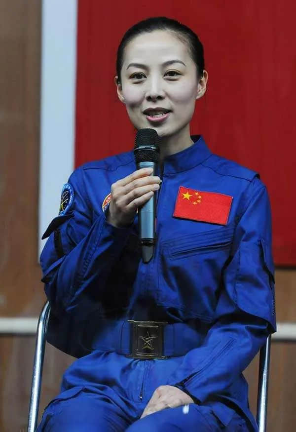 首位出舱女航天员:颜值秒杀娱界女星!