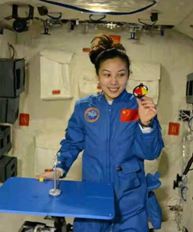 首位出舱女航天员:颜值秒杀娱界女星!