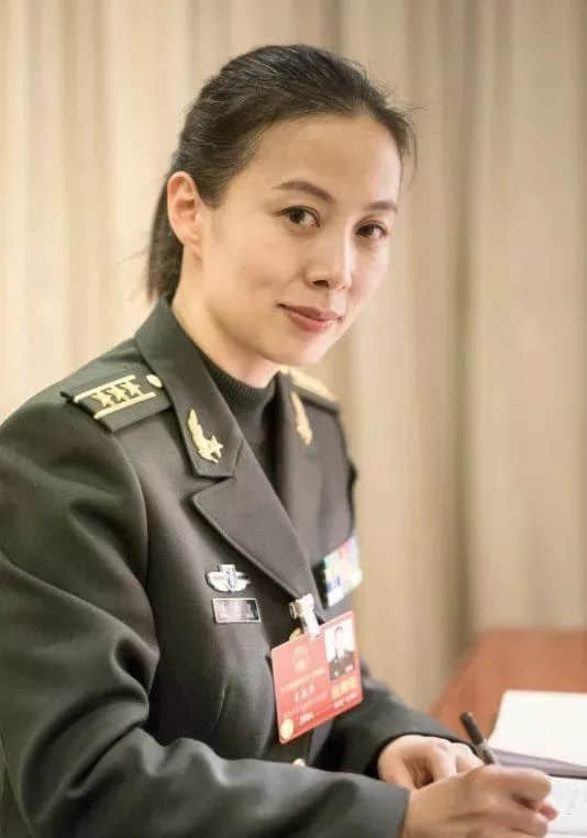 首位出舱女航天员:颜值秒杀娱界女星!