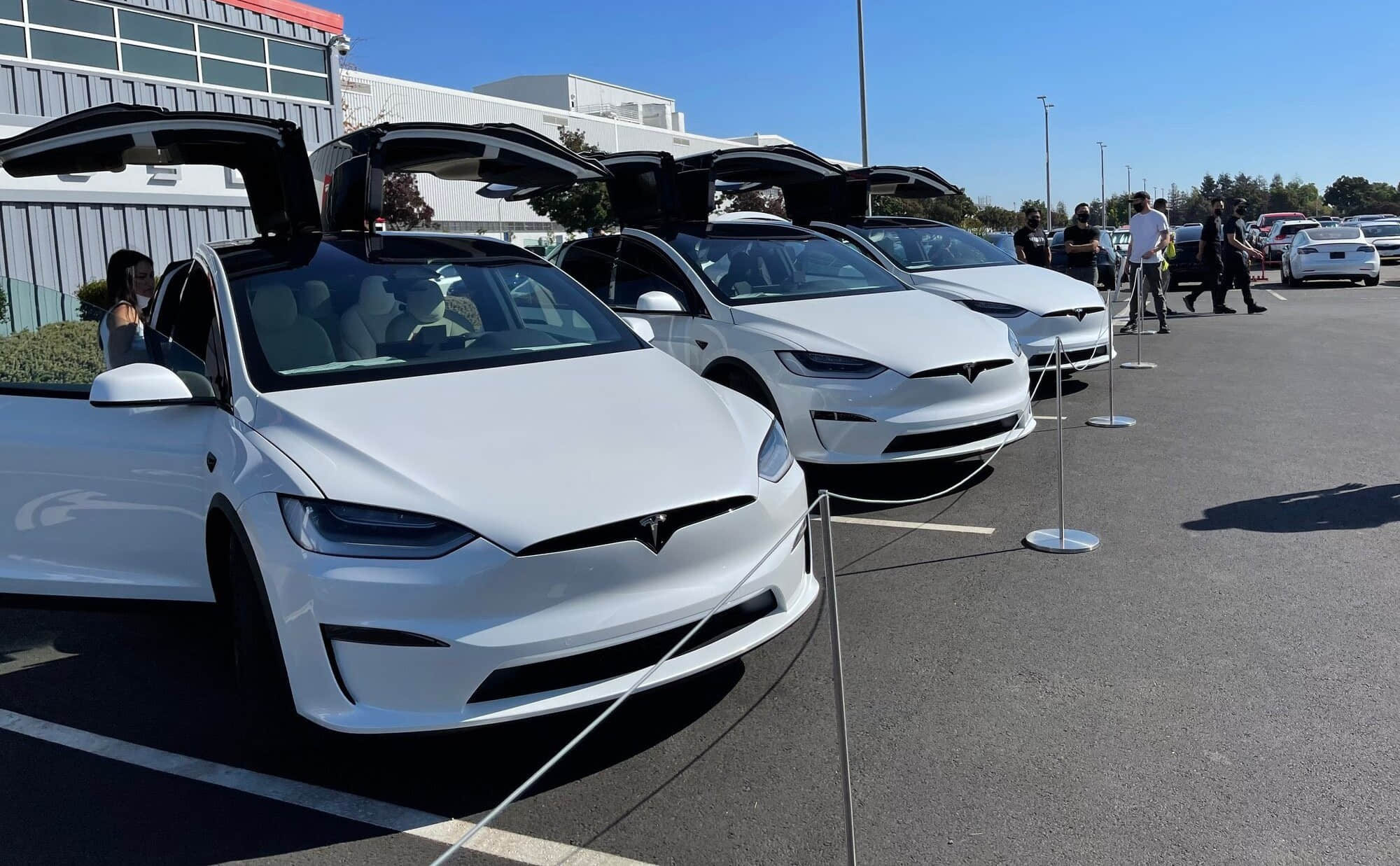 特斯拉美国工厂开始交付新款Model X,外观内饰全面升级
