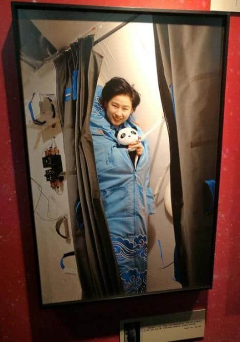 女宇航员王亚平,和男宇航员同住6个月,怎样保护隐私?