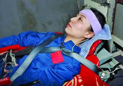 最美航天员王亚平两次登上太空,为什么41岁了看上去还像20岁?
