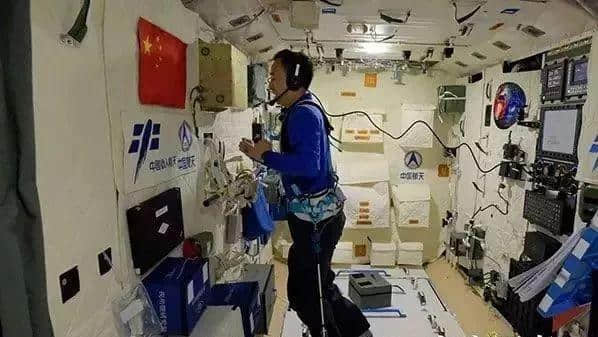 最美航天员王亚平两次登上太空,为什么41岁了看上去还像20岁?