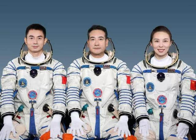 最美航天员王亚平两次登上太空,为什么41岁了看上去还像20岁?