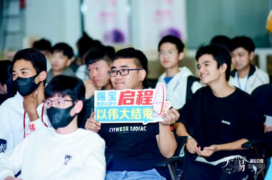 CHEN天赐:一个将粉丝视作家人的千万级人气主播