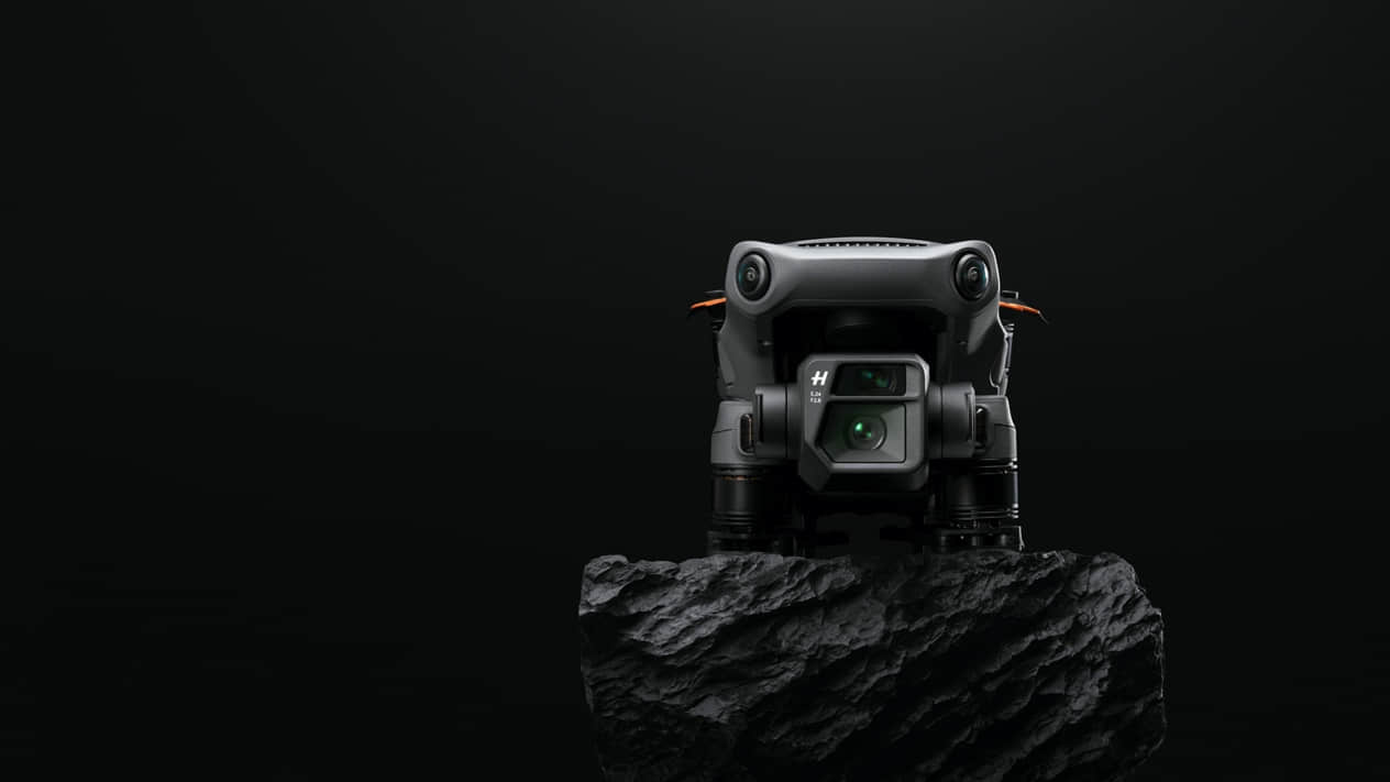 大疆发布DJI Mavic3系列无人机:13888元起,哈苏双摄