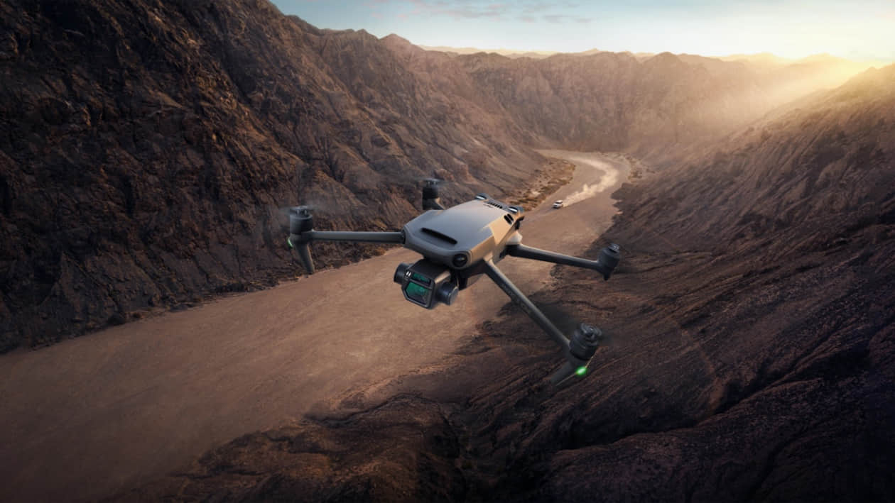 大疆发布DJI Mavic3系列无人机:13888元起,哈苏双摄