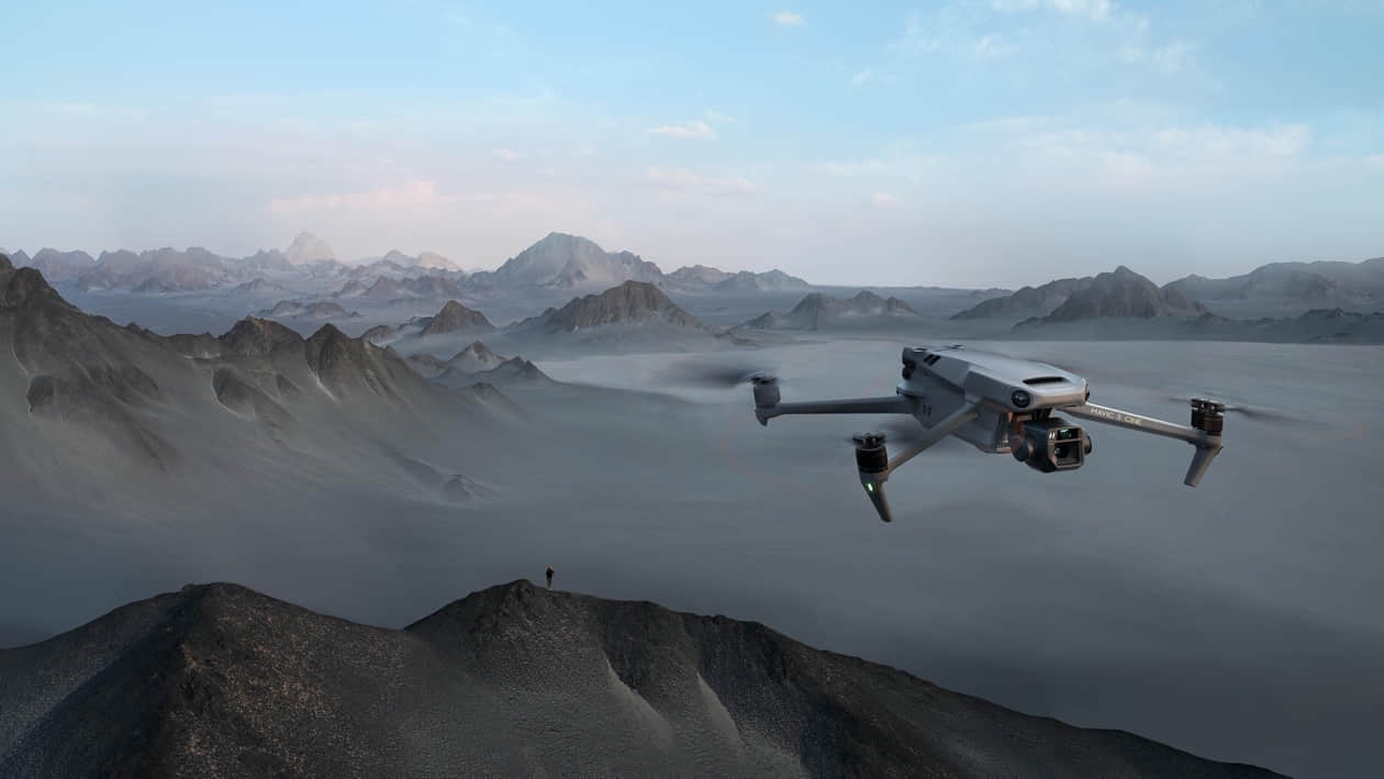 大疆发布DJI Mavic3系列无人机:13888元起,哈苏双摄