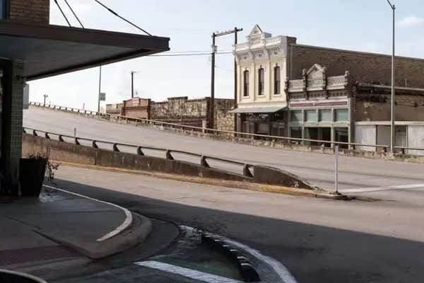 修路、投钱、减税,美国各州竞相吸引芯片工厂落地