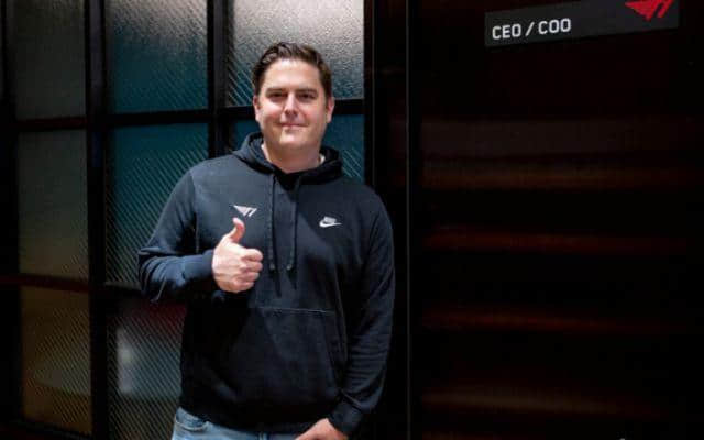 英雄联盟:与Faker续约的48分钟前,T1希望为李哥赢下第四个冠军