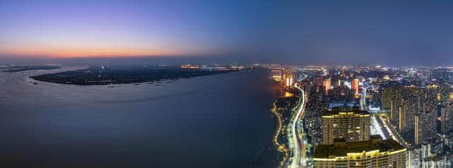 王亚平首次给地面拍大片,从中国空间站拍下10张图,分别是哪里?