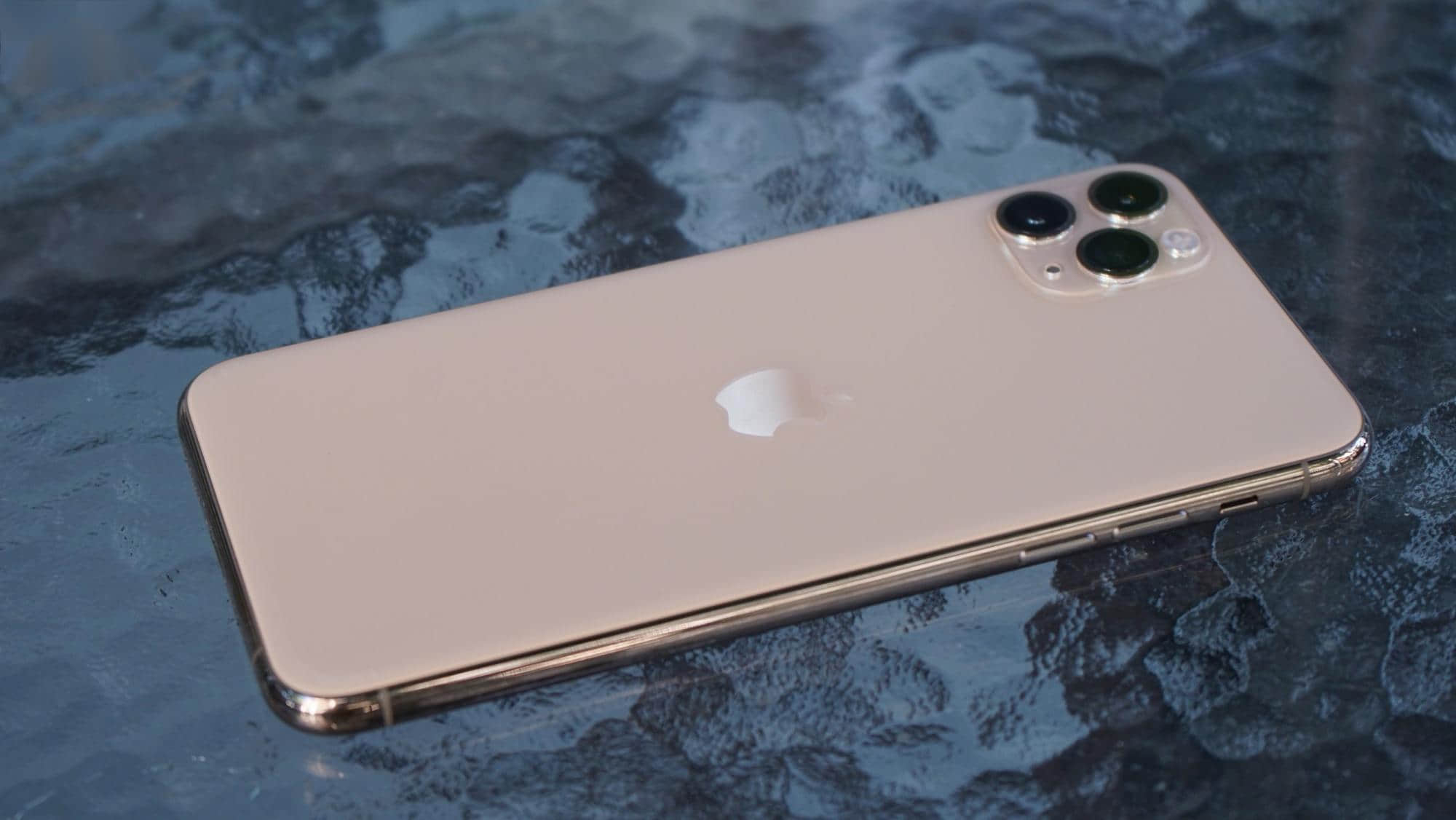 iPhone 14首发?苹果反向、隔空充电曝光:这波野心很大