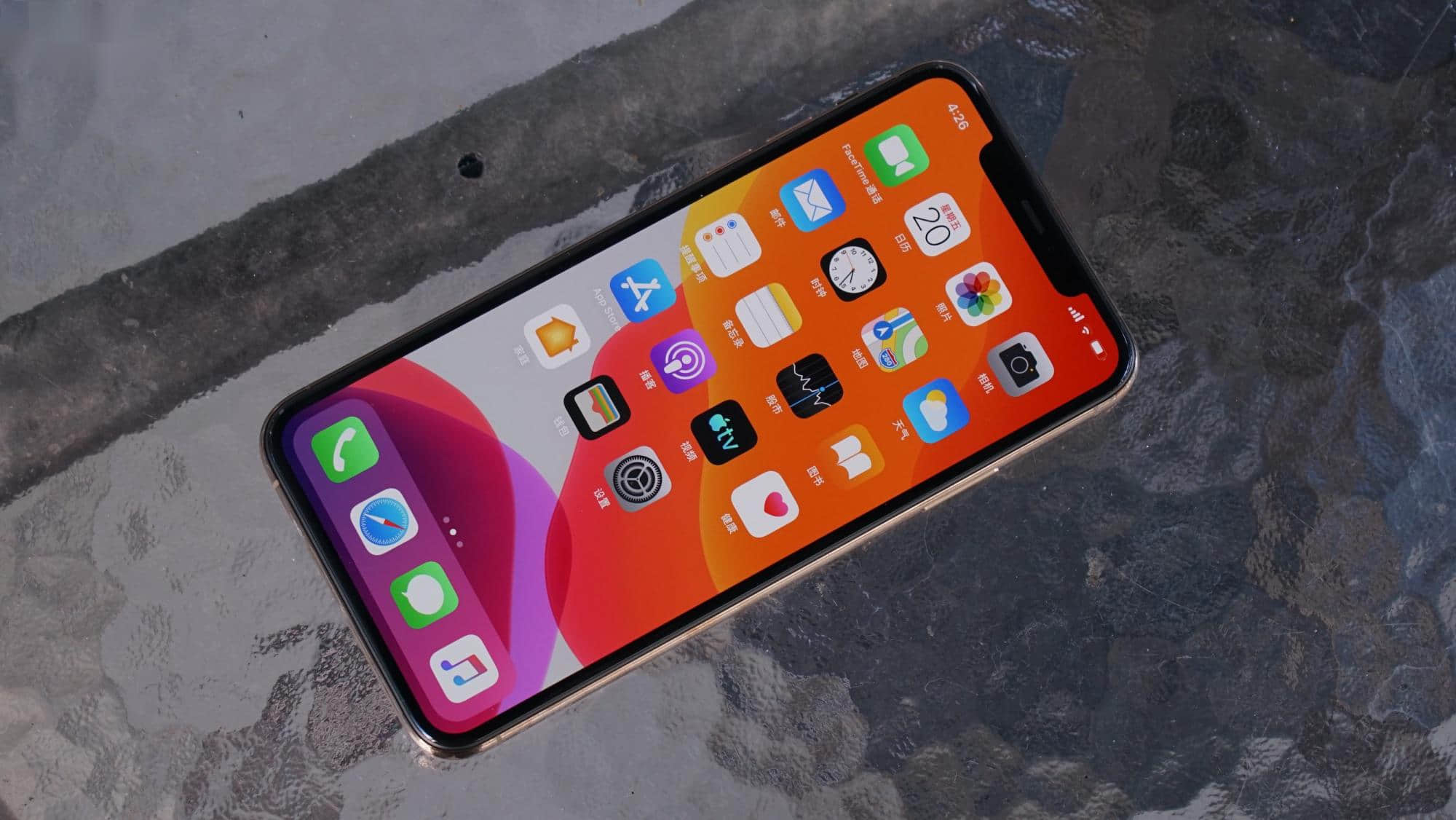 iPhone 14首发?苹果反向、隔空充电曝光:这波野心很大