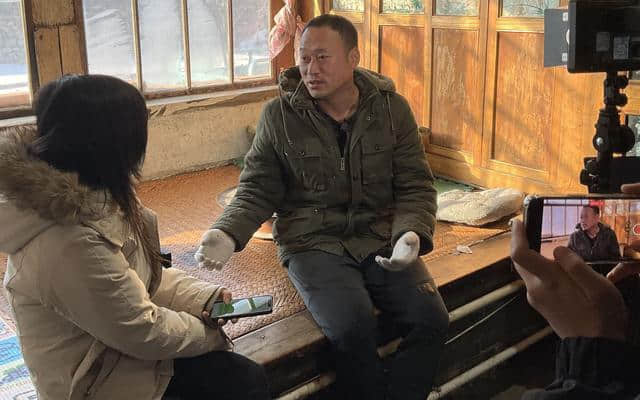 “张同学”首次接受采访:用不着伪装自己,首场直播想专心答疑