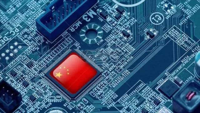 84岁老人造出“中国芯”打破国外技术垄断,为国家节省万亿元