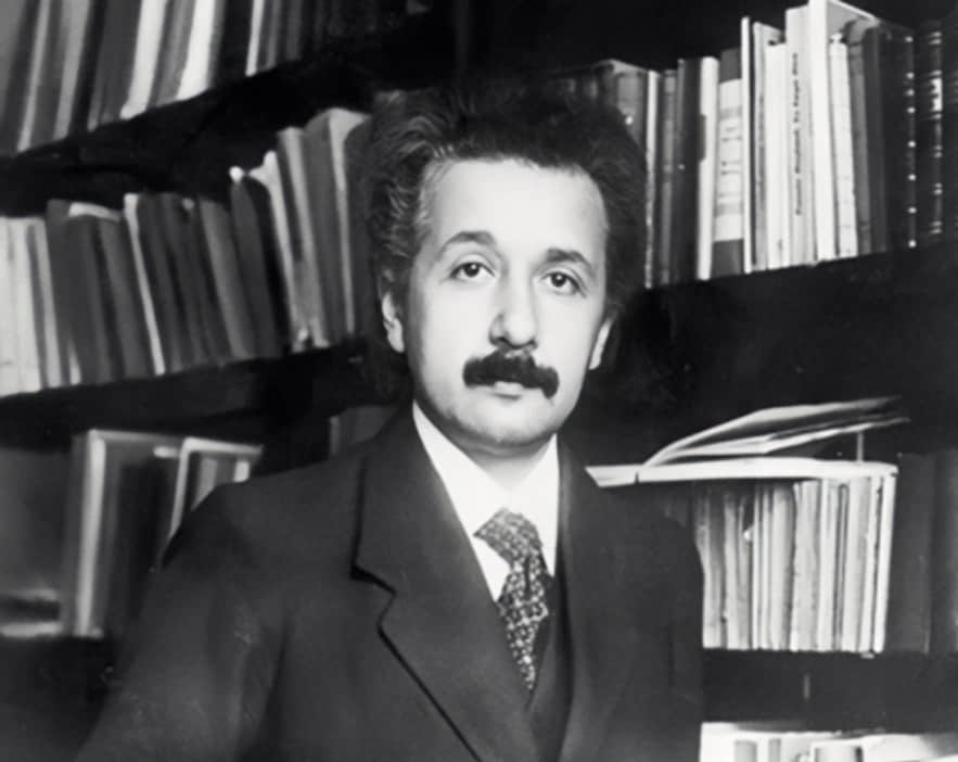 爱因斯坦晚年在给女儿的信中，点明宇宙中最大能量形态？是什么？