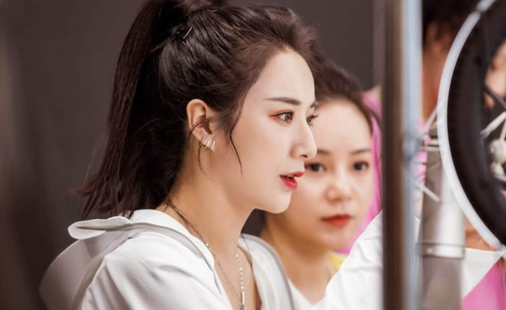 薇娅的倒下会让李佳琦开心吗?并不会