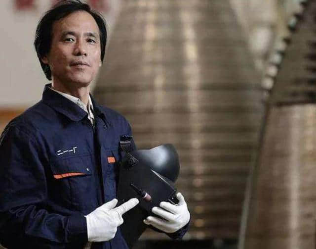 中国第一焊工,专焊卫星导弹!外国8倍年薪挖他却说:祖国需要我