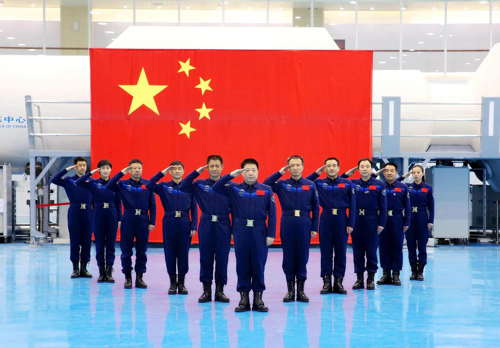 中国再次启动载人航天,宇航员第3次率队出征,美国或被彻底甩开