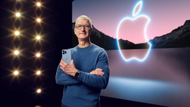 苹果成为美国首家市值破3万亿美元公司