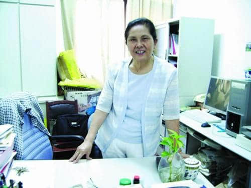 中国半导体专家,4次无缘中国院士头衔,却顺利当选外籍院士