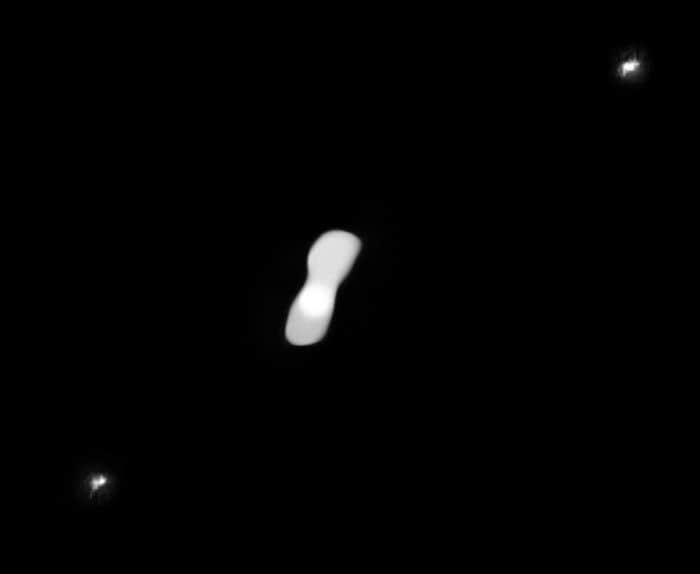 天文学家获得小行星Kleopatra最清晰和最详细的图像