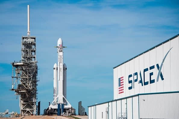 马斯克SpaceX发射航天器故意撞向小行星