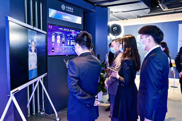 科大讯飞助力杭州移动演绎“5G新通话” 让科技融入银发族生活