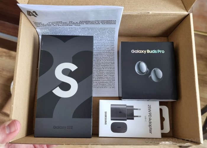 部分预购三星Galaxy S22的机主已经收到货并晒出图像