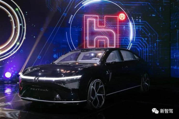 一口气推 3 款！富士康造车，「起大早赶晚集」？