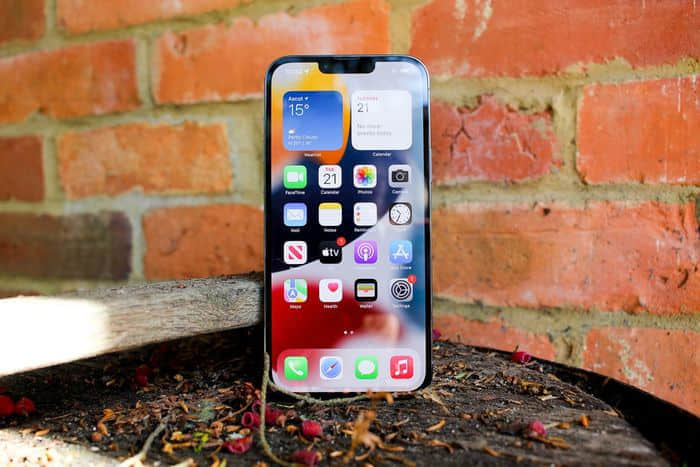 苹果iOS 16系统支持横向人脸解锁：老外感到很惊喜