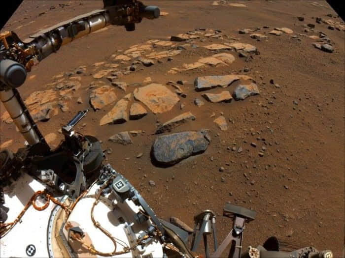 毅力号在火星上“穿针引线” 进行近距离科学考察