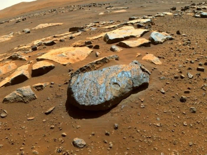 毅力号在火星上“穿针引线” 进行近距离科学考察