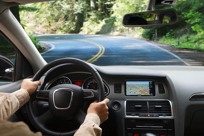 高德地图CarPlay更新：车机、手机双屏联动 丝般顺滑
