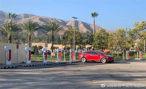 特斯拉：全球开放超级充电桩突破3万个