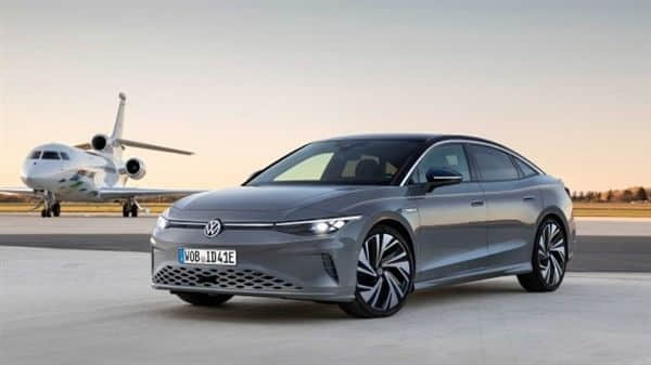 SUV、电车进一步侵占生存空间！大众Passat三厢版海外停产