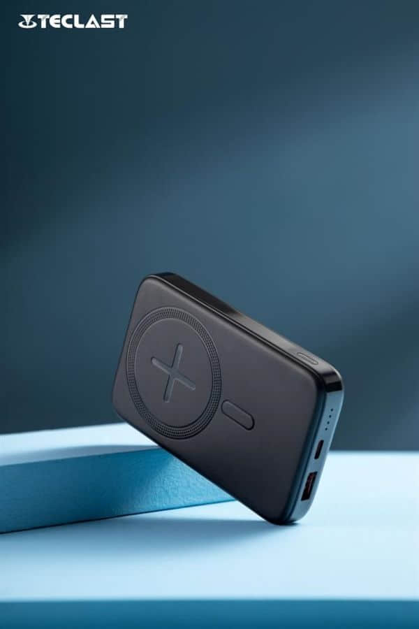 最高22.5W 支持iPhone 13：台电无线磁吸充电宝W10 Pro上市