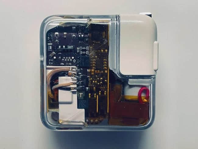 AirPods和29W适配器原型曝光：均为透明设计