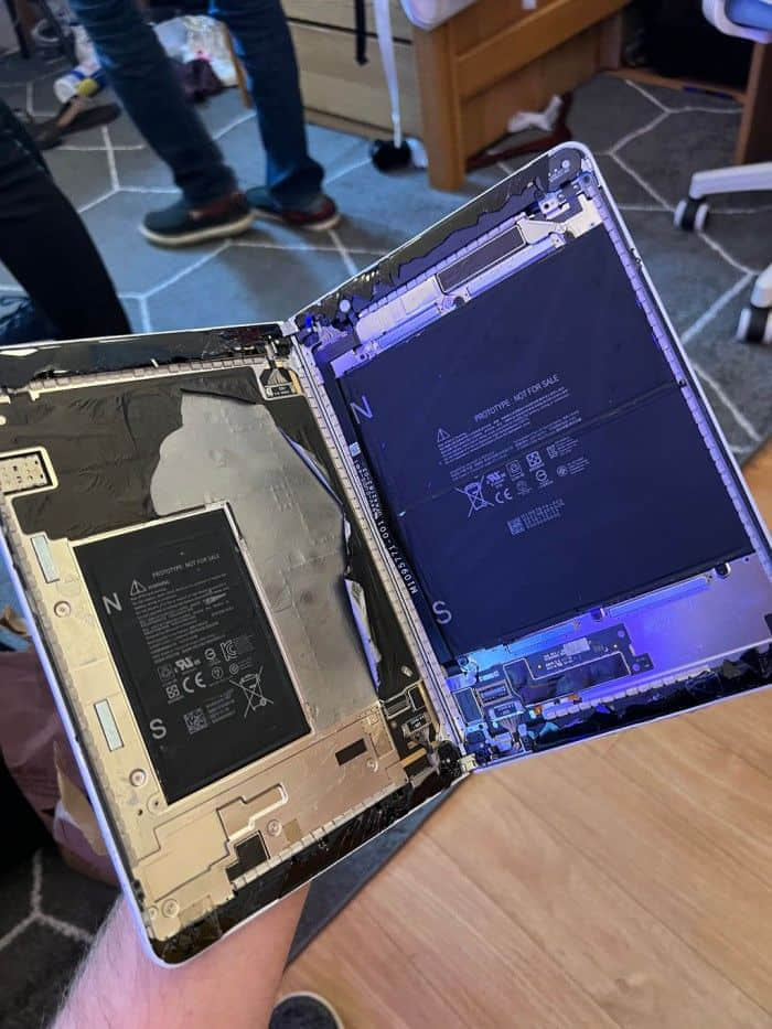 Surface Neo原型照曝光：内部结构像是放大版的Surface Duo
