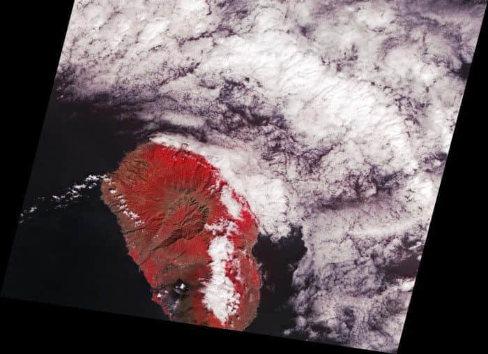 拉帕尔马的火山爆发仍继续 太空中也能看到它的影响