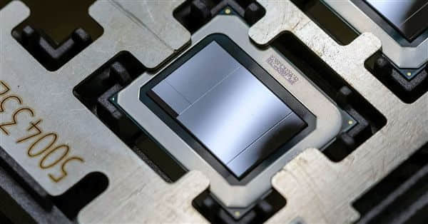 Intel 14代酷睿Meteor Lake处理器工厂实拍照曝光：7nm工艺