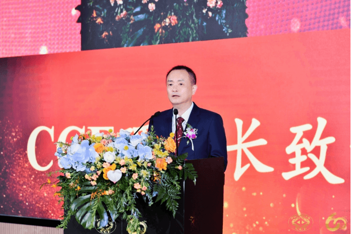 CCF 60 周年，杰出贡献奖颁给了共同成长的他们