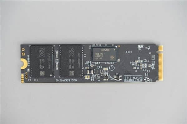 长江存储发布国产致钛TiPlus 5000：PCIe 3.0 SSD巅峰